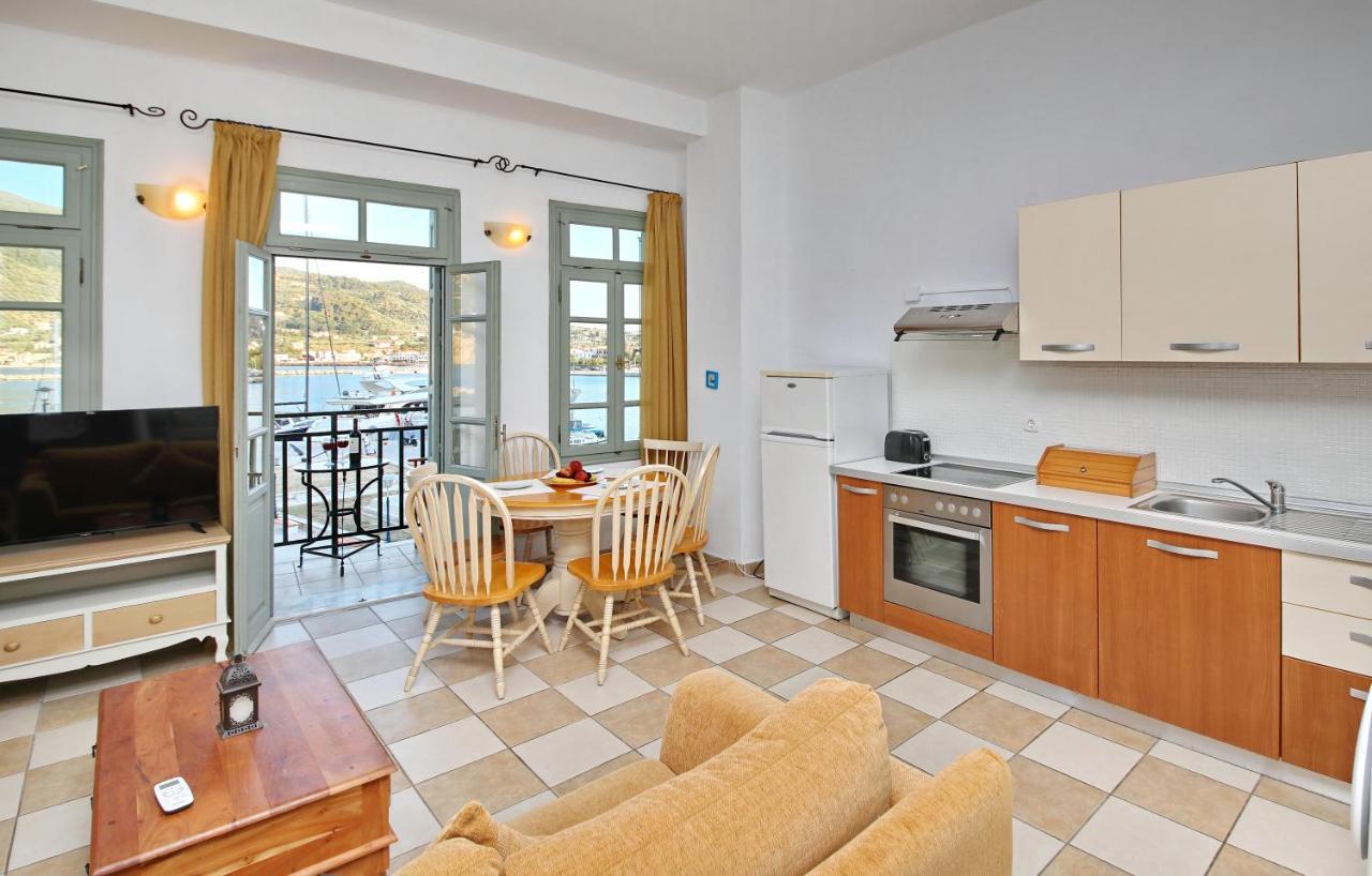 Faros Coastal Apartments Скопелос Екстериор снимка