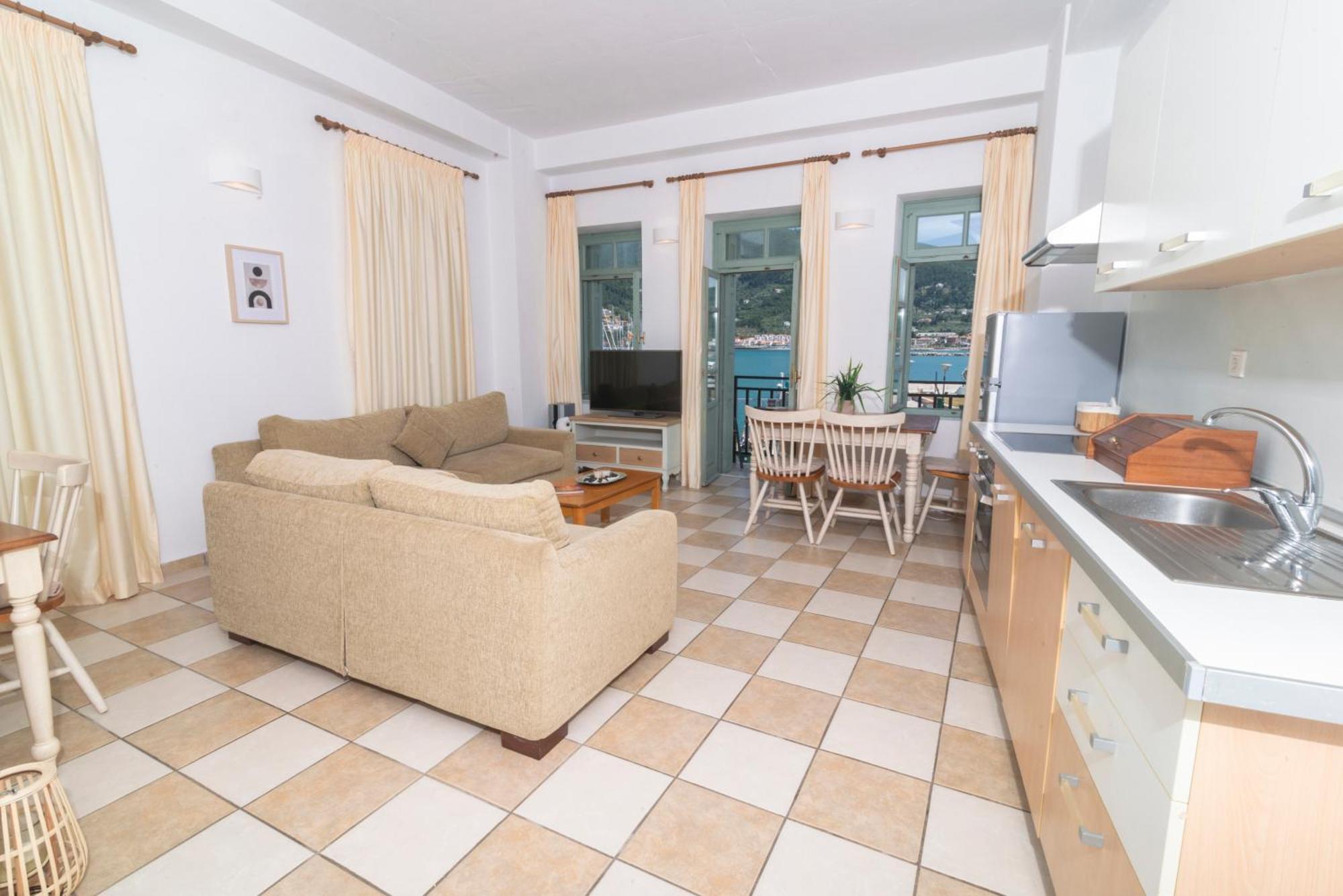 Faros Coastal Apartments Скопелос Екстериор снимка