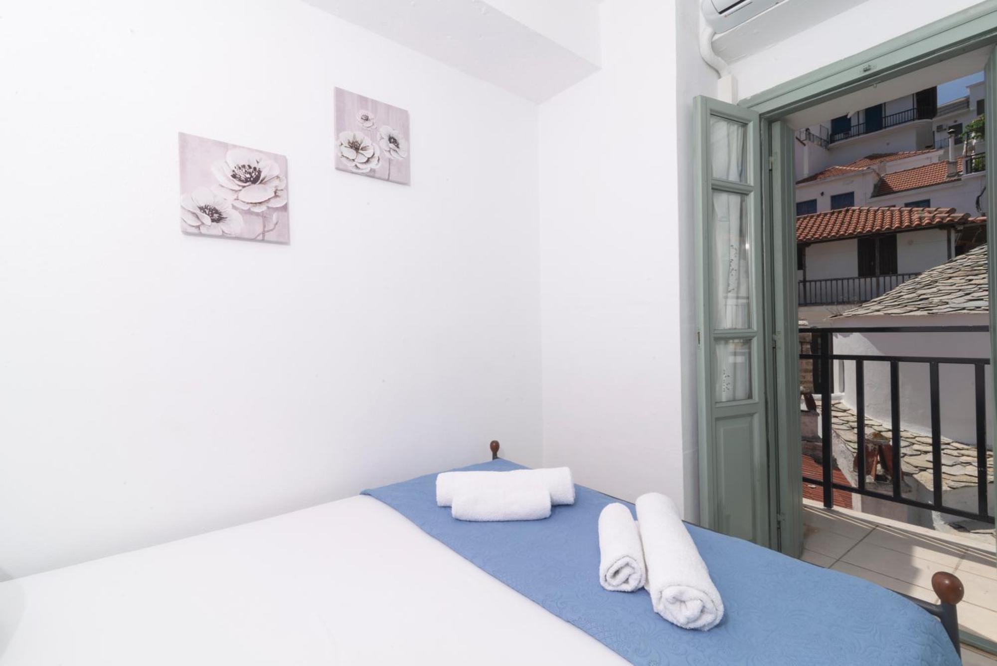 Faros Coastal Apartments Скопелос Екстериор снимка