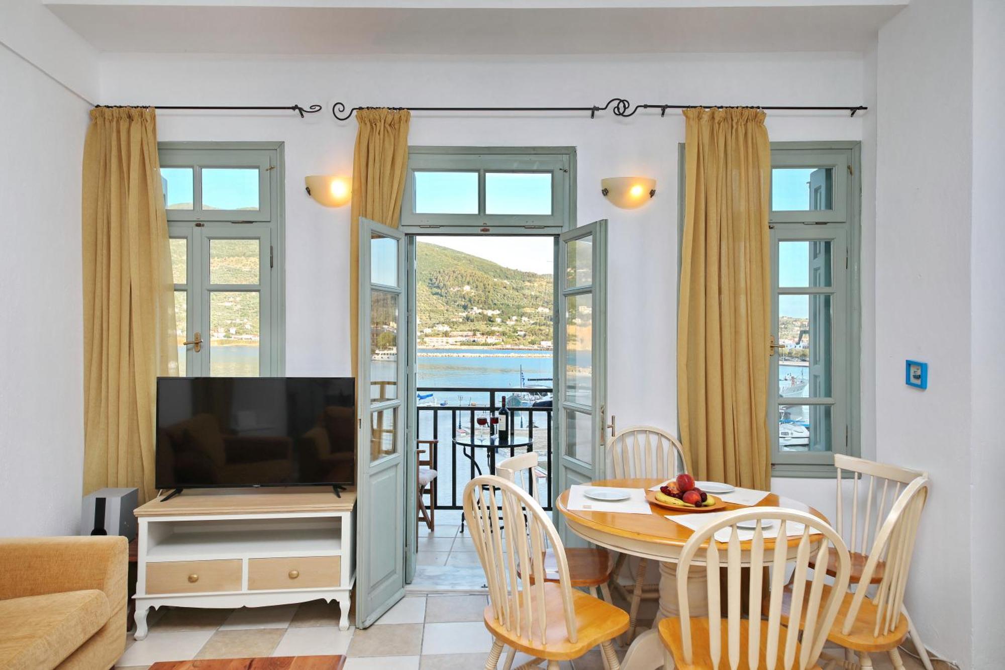 Faros Coastal Apartments Скопелос Екстериор снимка