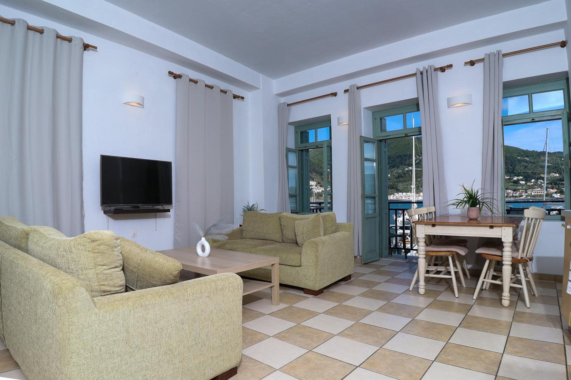 Faros Coastal Apartments Скопелос Екстериор снимка