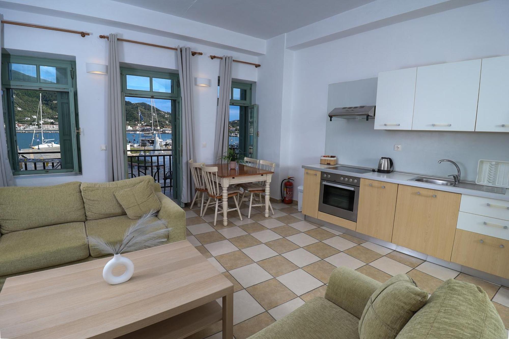 Faros Coastal Apartments Скопелос Екстериор снимка