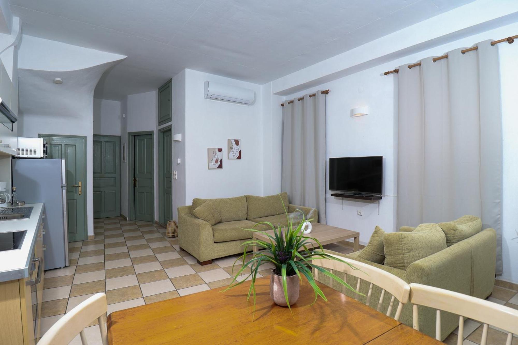 Faros Coastal Apartments Скопелос Екстериор снимка