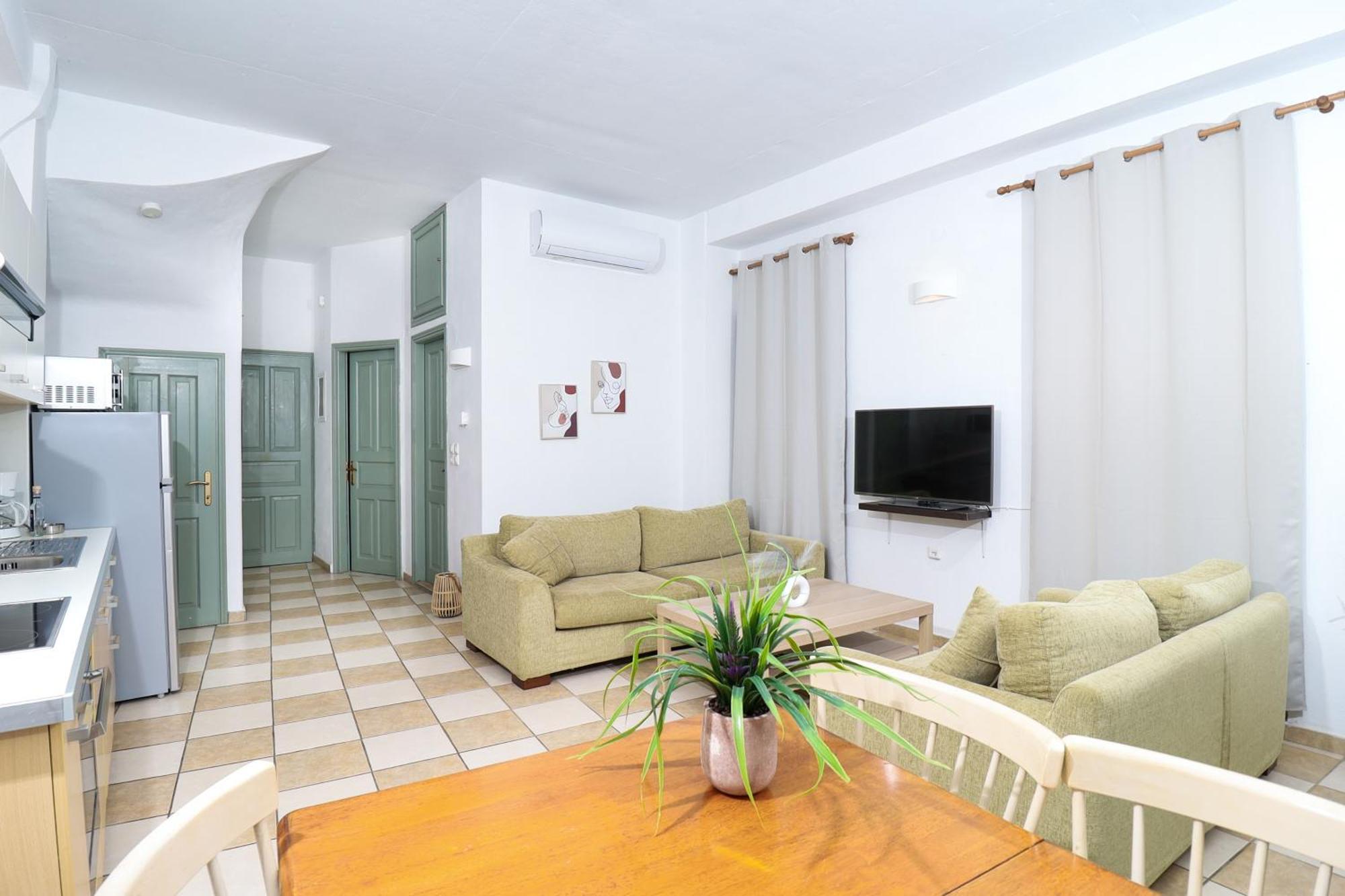 Faros Coastal Apartments Скопелос Екстериор снимка